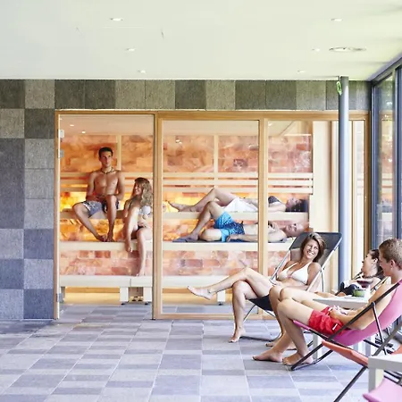 Domaine Golden Lakes Village 4 * Boussu-lez-Walcourt