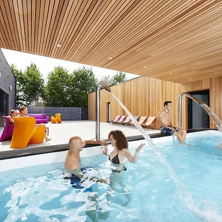 Domaine Golden Lakes Village 4 Villa *