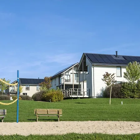 Domaine Golden Lakes Village 4 Villa