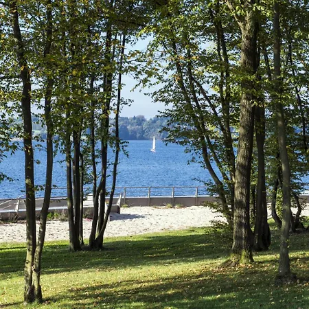 Domaine Golden Lakes Village 4 *